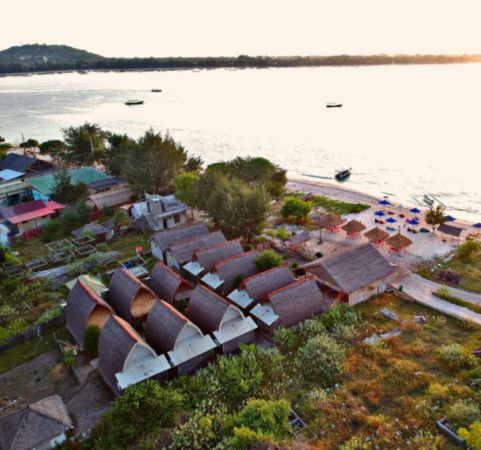 Sunset Beach Bungalow Gili Meno Exterior photo
