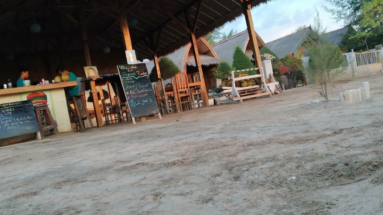 Sunset Beach Bungalow Gili Meno Exterior photo