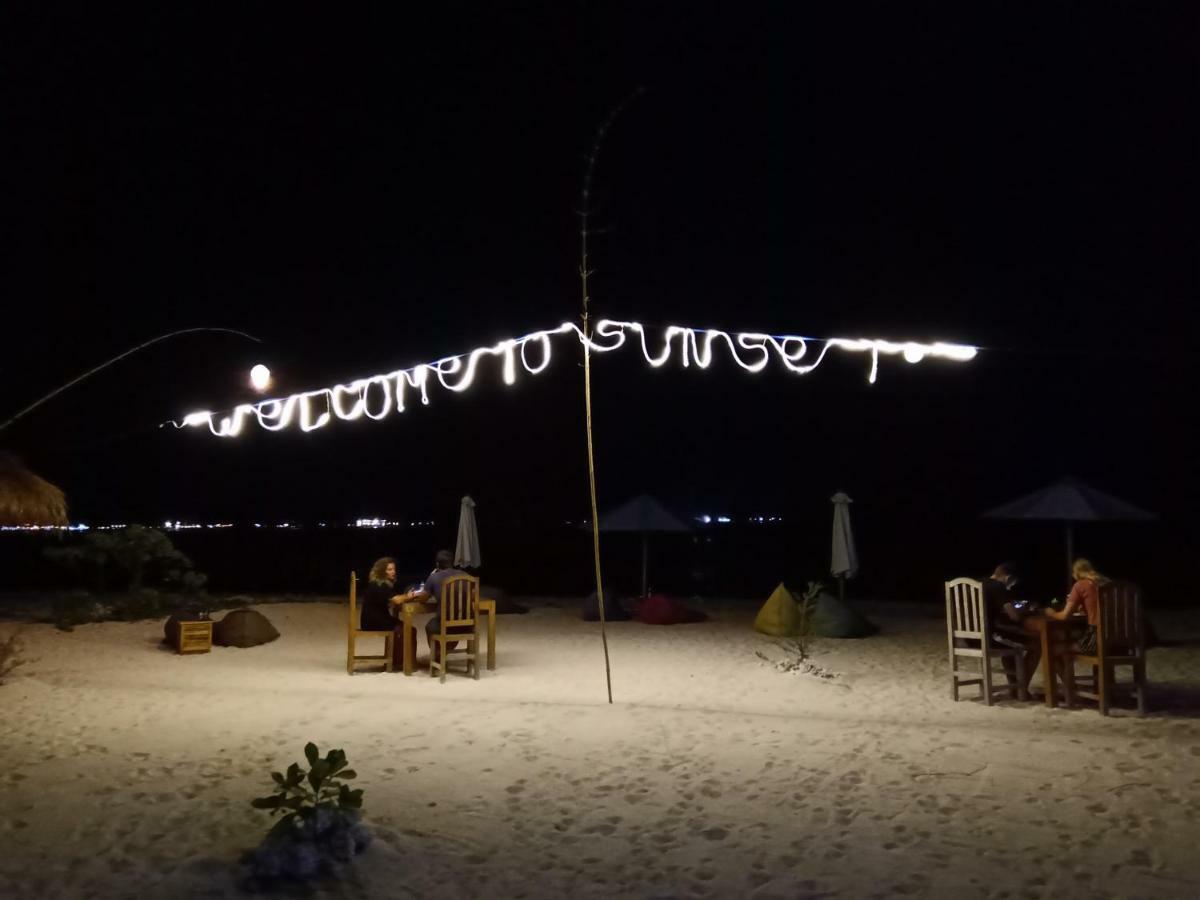 Sunset Beach Bungalow Gili Meno Exterior photo